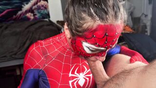 The girl took the form of a spider to fight with the villain